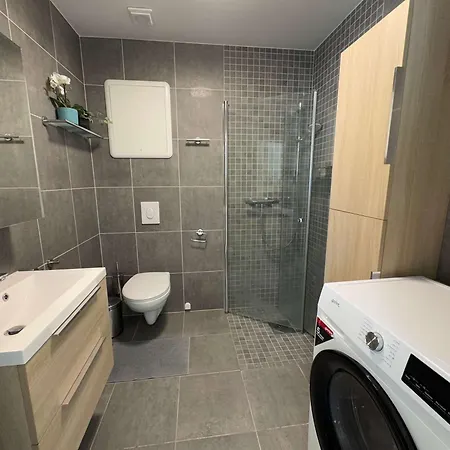 Apartment 2sb23 - Large Cheap