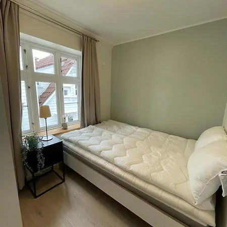 2sb23 - Large Cheap * Bergen