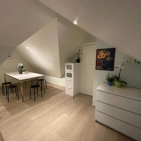 Apartment 2sb23 - Large Cheap *